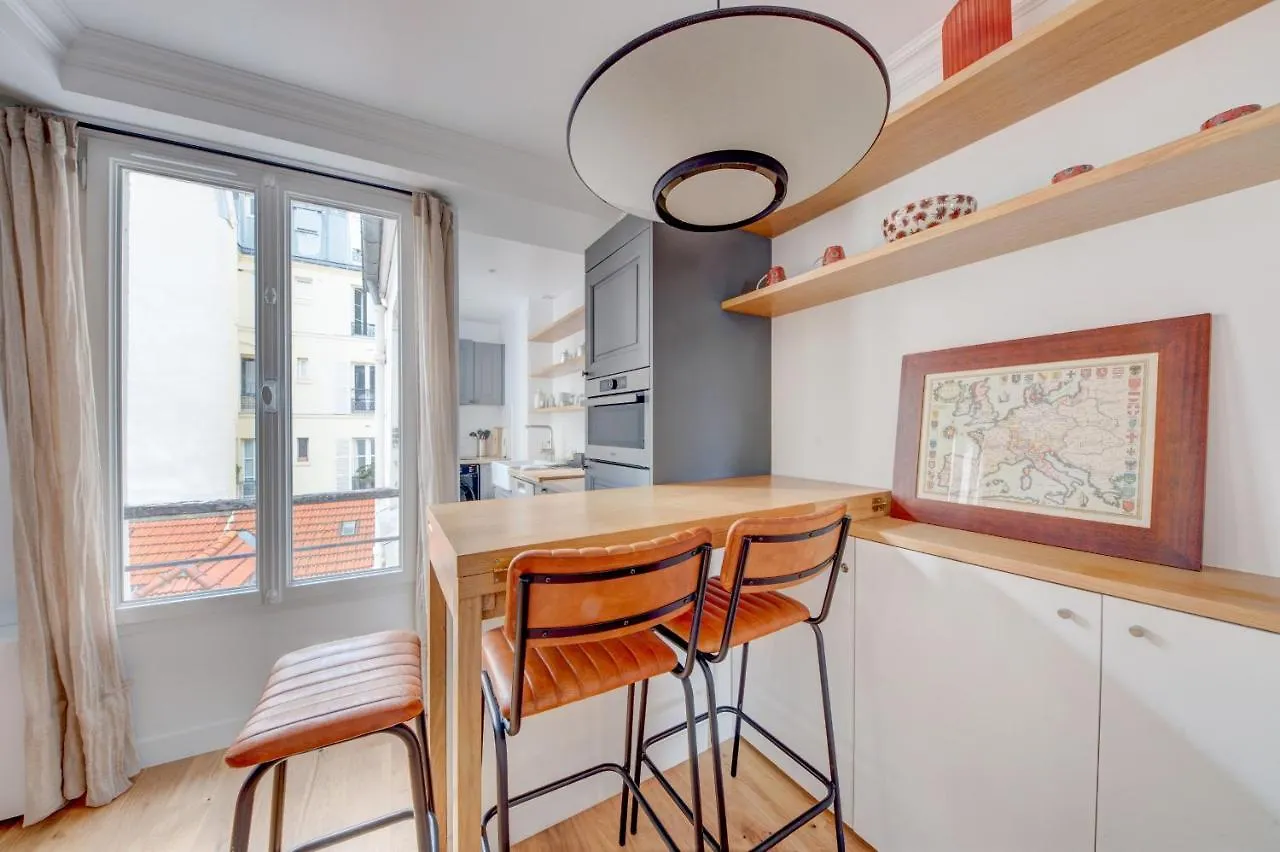 Joli Appartement Atypique Dans Le 15Eme Paris France
